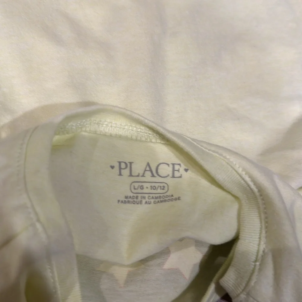 The Children’s Place Girl’s Tee - Size Large